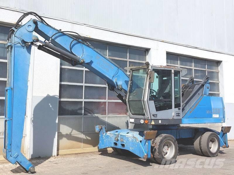 Fuchs MHL 320 F Avfalls / industri hantering