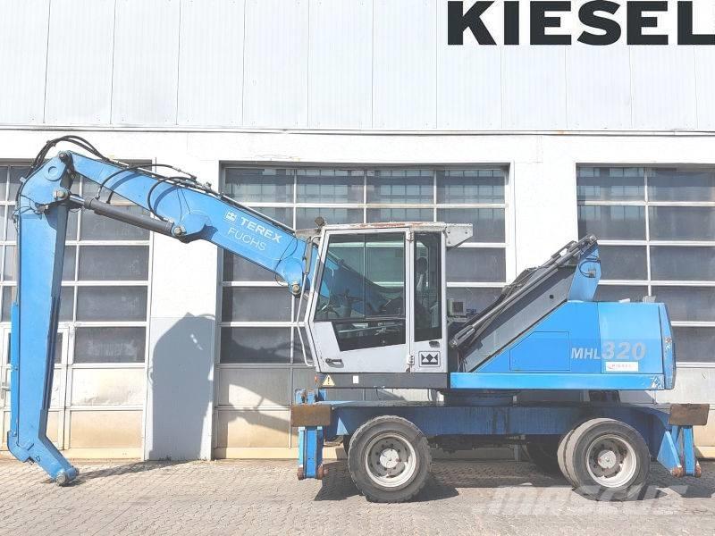 Fuchs MHL 320 F Avfalls / industri hantering