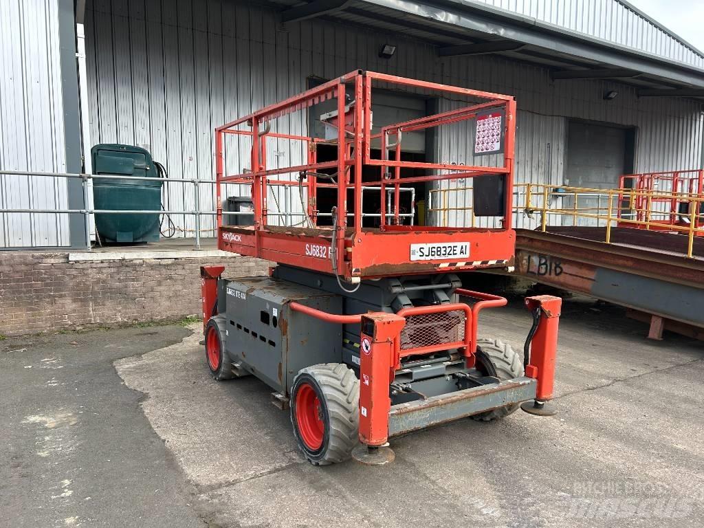 SkyJack SJ 6832 E Saxliftar
