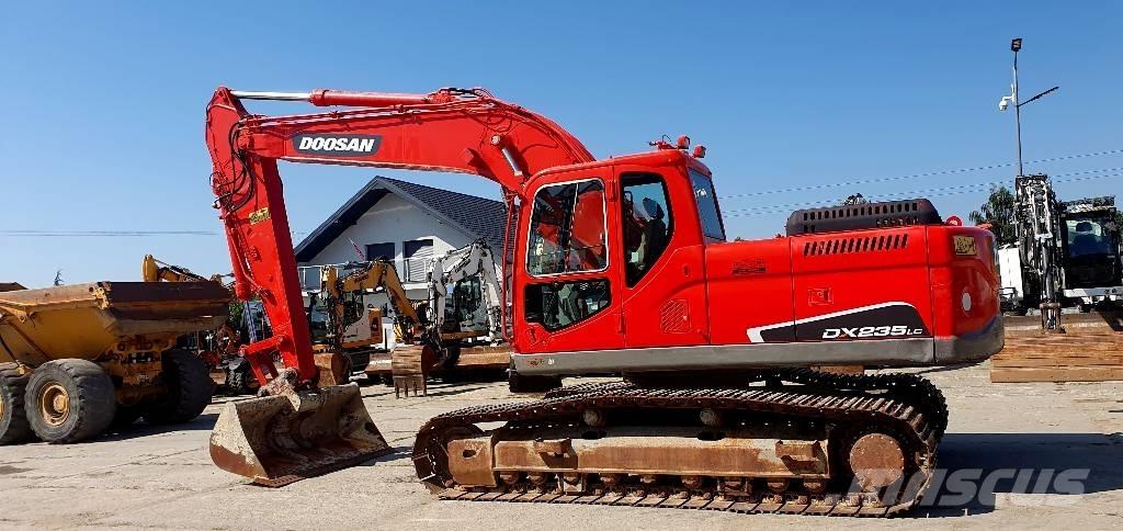 Doosan DX 235 LC Bandgrävare
