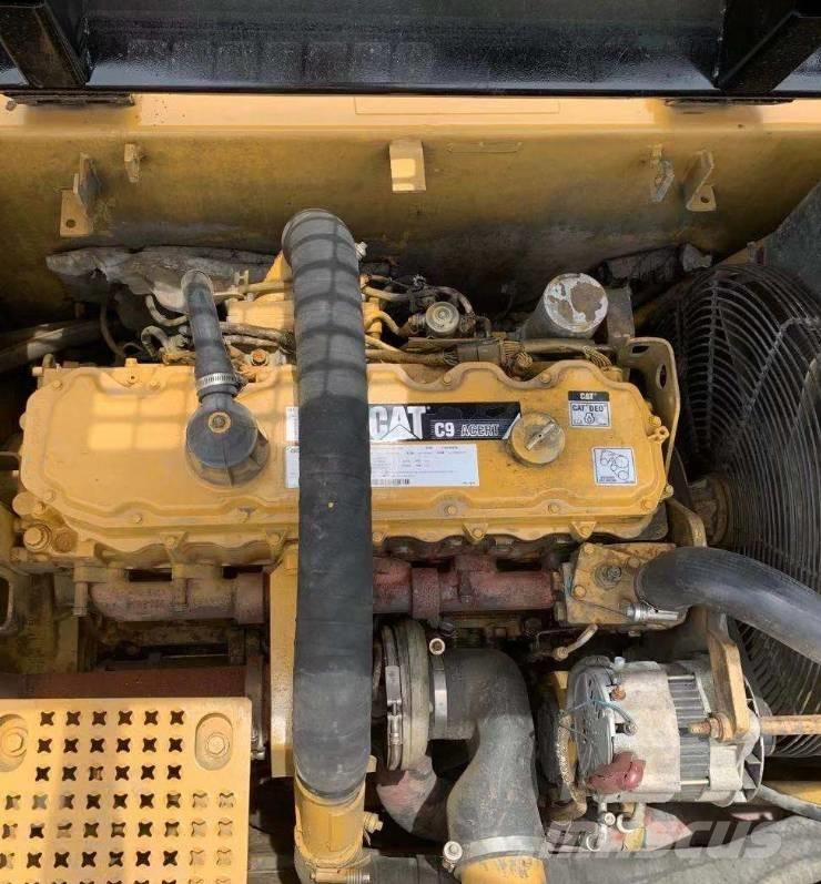 CAT 330 D L Bandgrävare