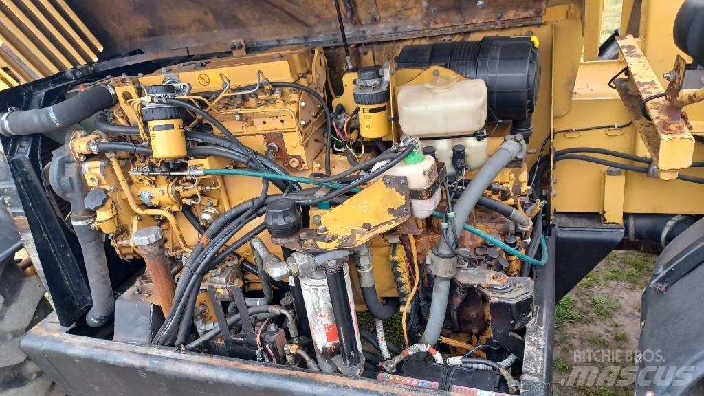 CAT TH 63 Teleskoplastare