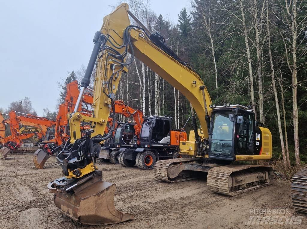 CAT 323 F L Bandgrävare