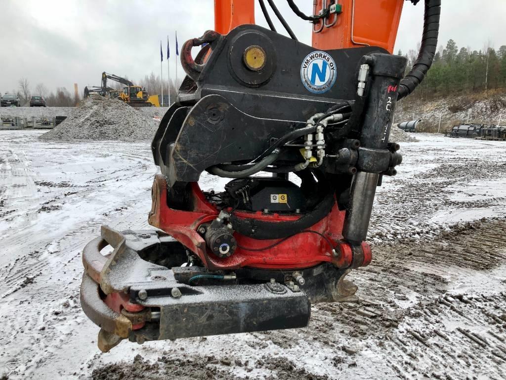 Hitachi ZX225USRLC-6 Bandgrävare