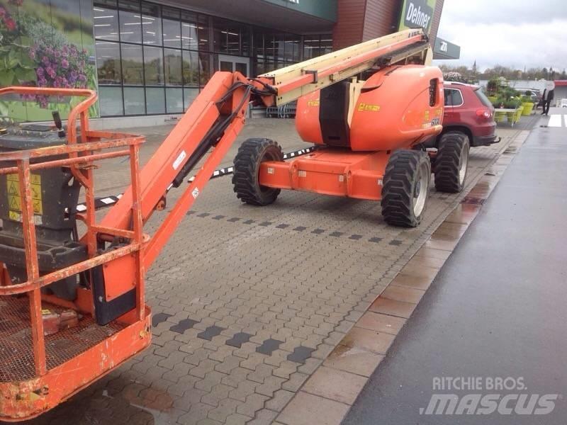 JLG 600 AJ Bomliftar