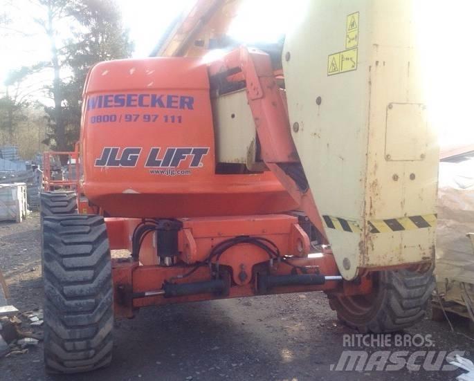 JLG 600 AJ Bomliftar