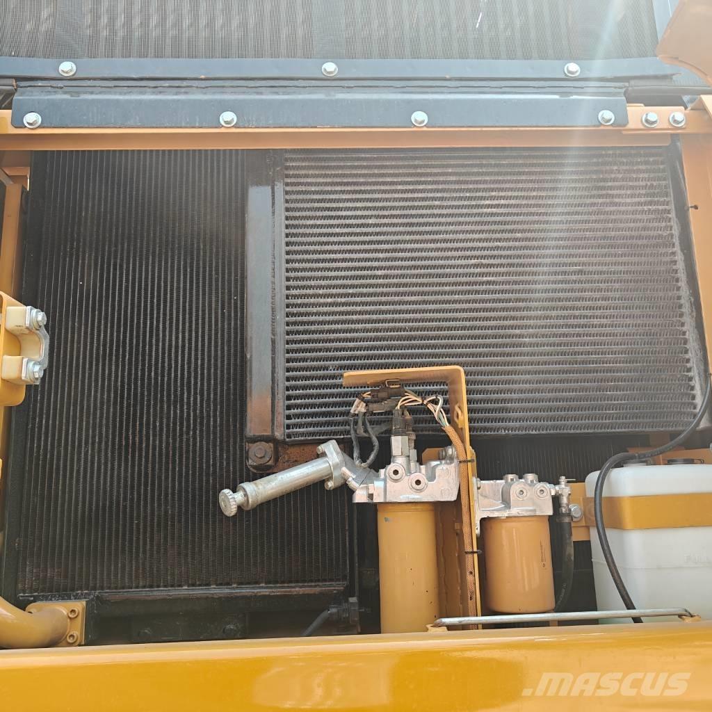 CAT 336D Bandgrävare