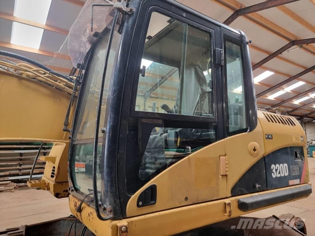 CAT 320 D FOR PARTS Bandgrävare