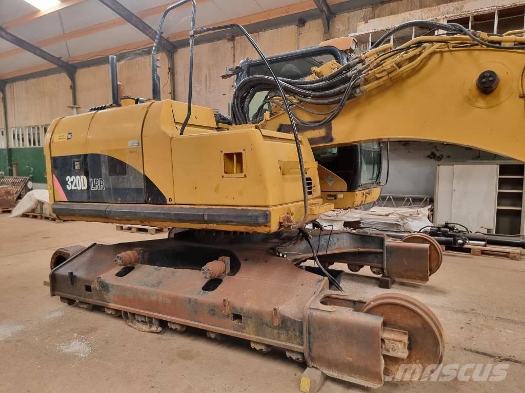 CAT 320 D FOR PARTS Bandgrävare