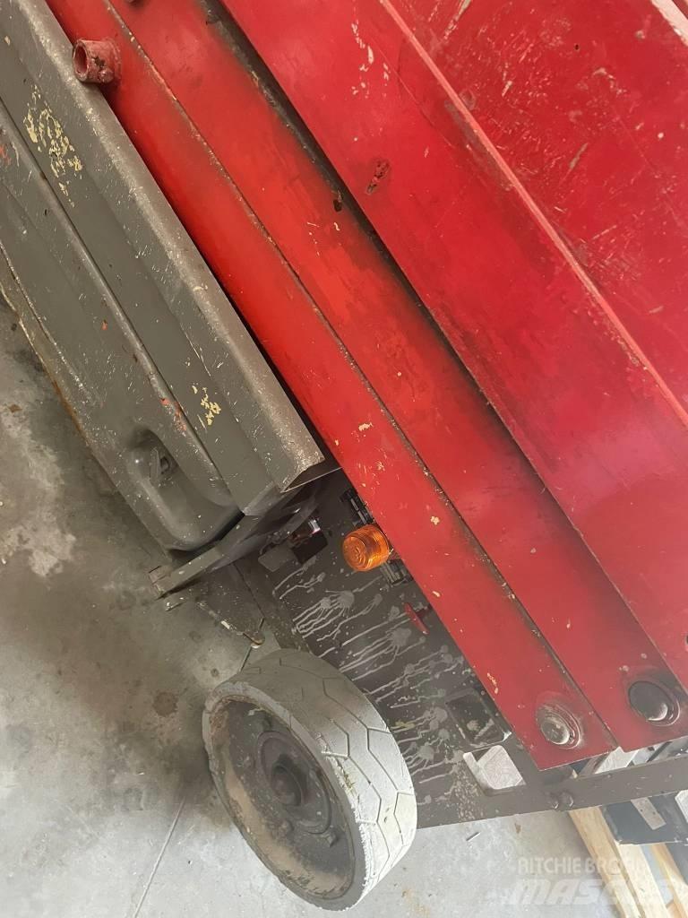 JLG 2030 ES Saxliftar