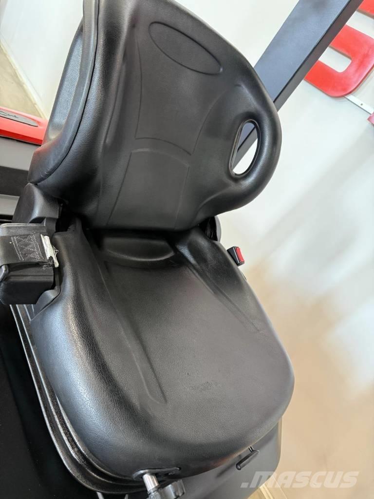 EP 11013 - EFL252 Elmotviktstruckar