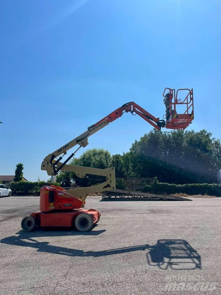 JLG E 400 AJP Bomliftar