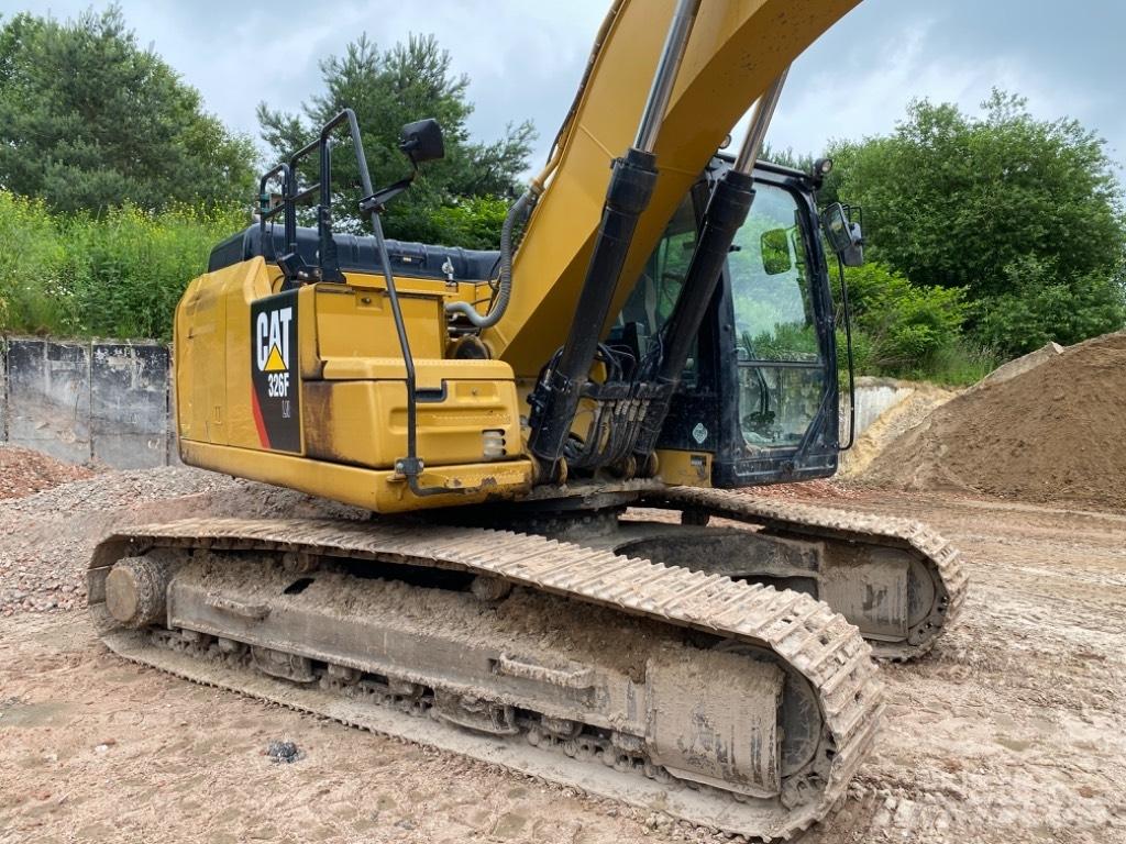 CAT 326 F L Bandgrävare