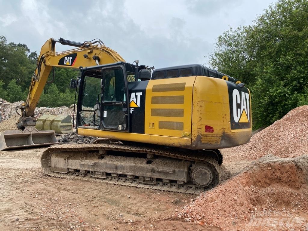 CAT 326 F L Bandgrävare