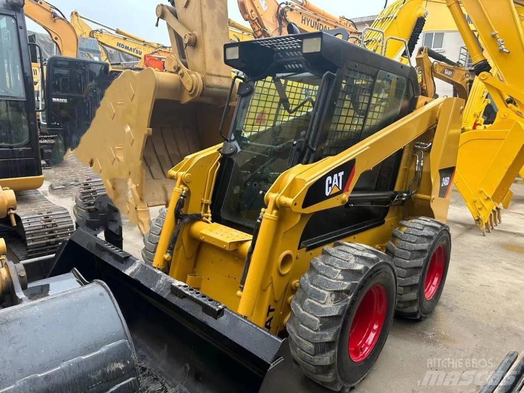 CAT 246 D Kompaktlastare