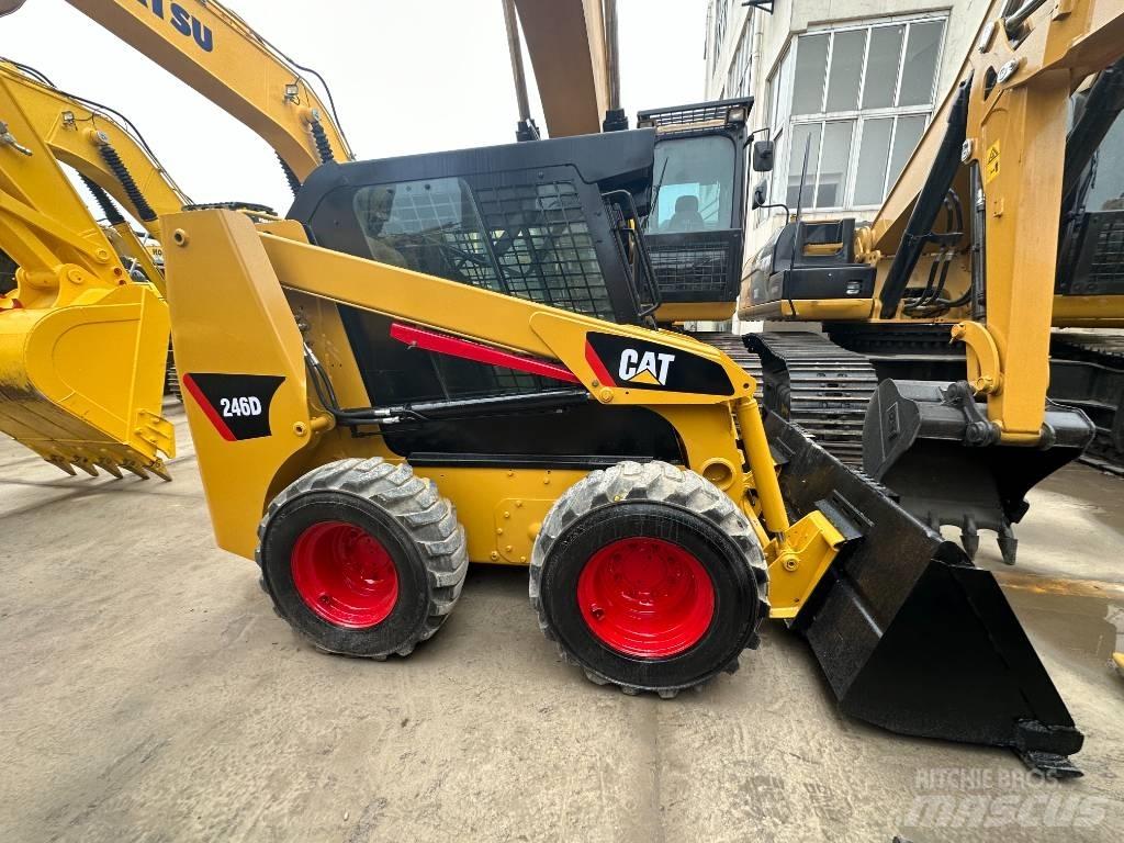 CAT 246 D Kompaktlastare