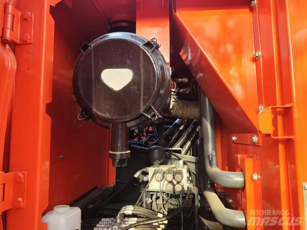 Doosan DX300LC-9c Bandgrävare