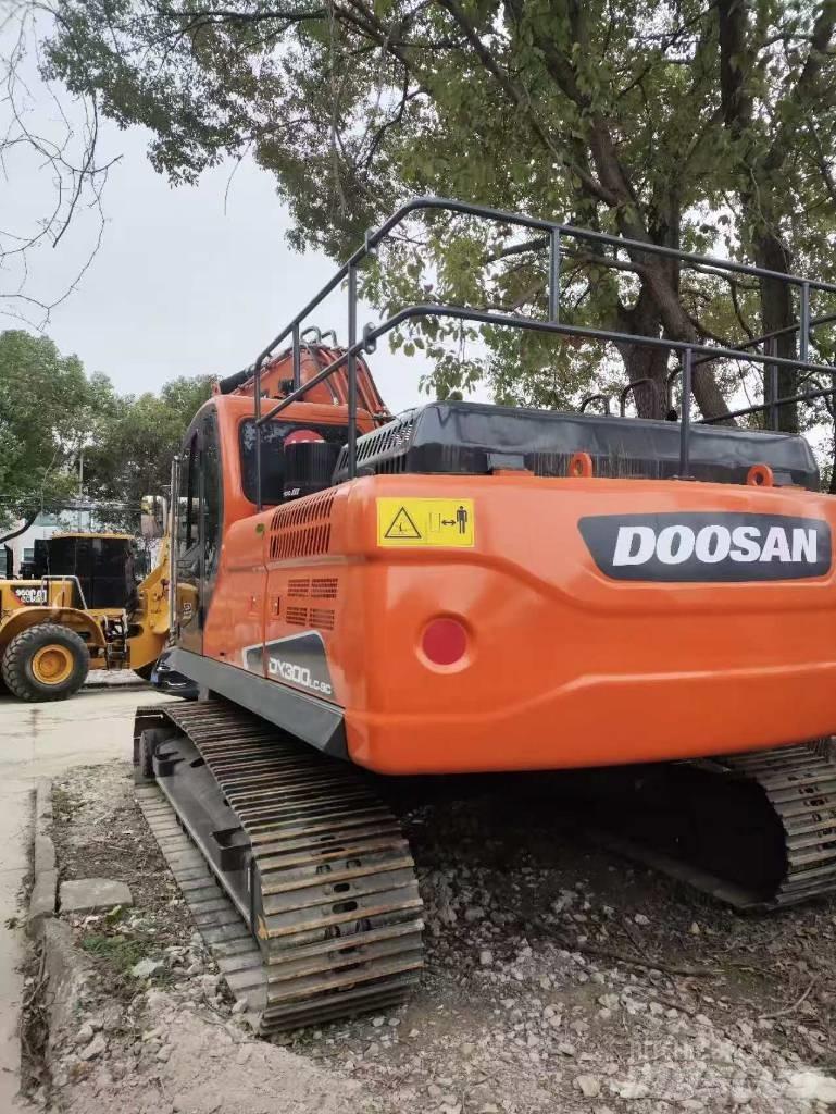 Doosan DX300LC-9c Bandgrävare