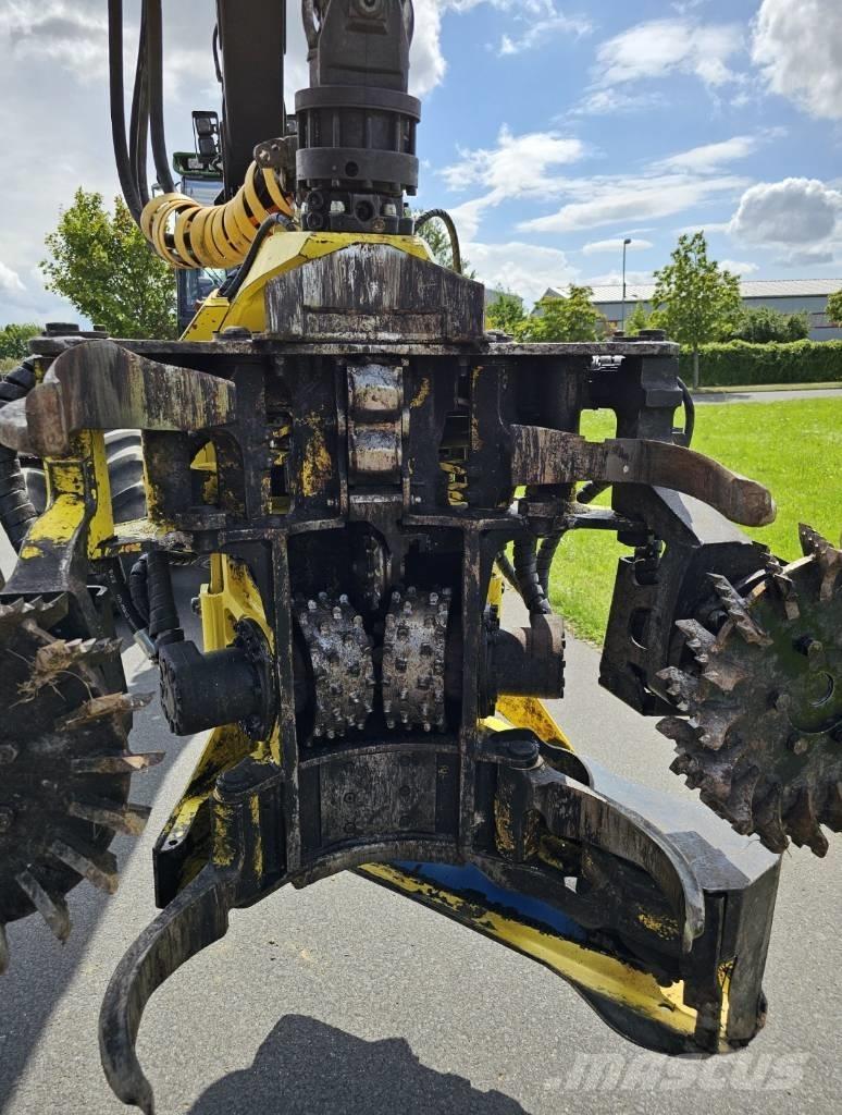 John Deere 1270 D Skördare