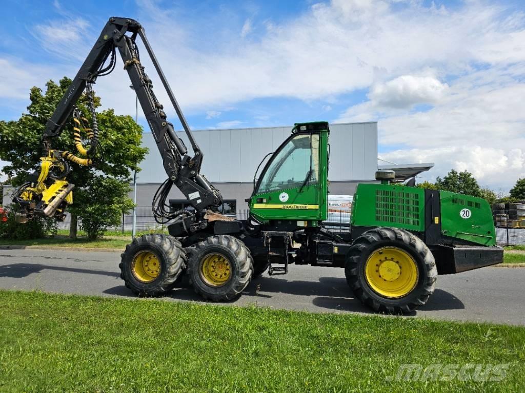 John Deere 1270 D Skördare