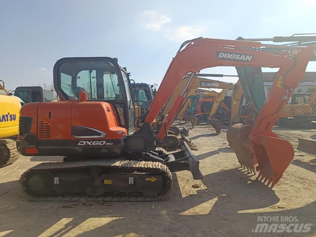 Doosan DX60-9C Bandgrävare