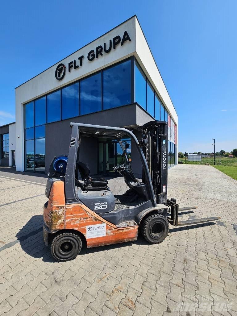 Toyota 02-8 FGKF 20 Gasolmotviktstruckar
