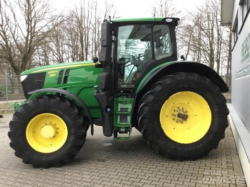 John Deere 6250R Traktorer