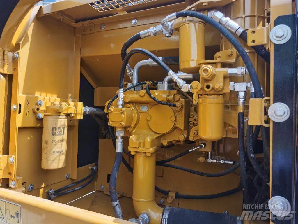CAT 325 D Bandgrävare