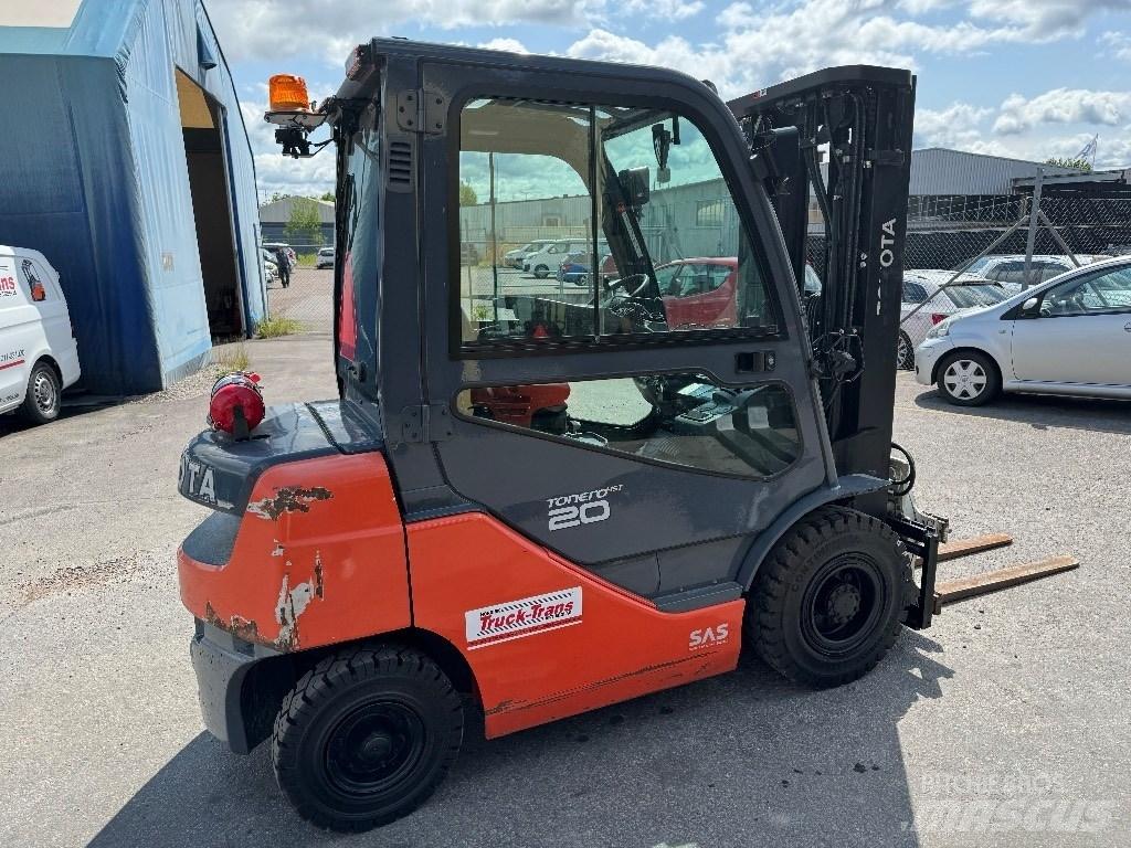 Toyota 06-8FD20F Dieselmotviktstruckar