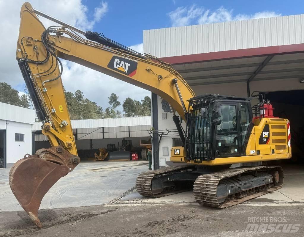 CAT 320 Bandgrävare
