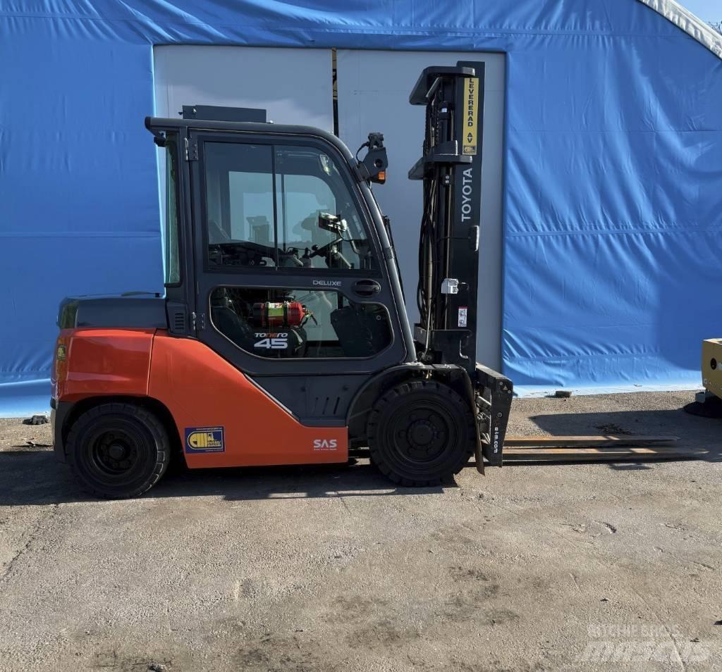 Toyota truck 8 FD40N Dieselmotviktstruckar