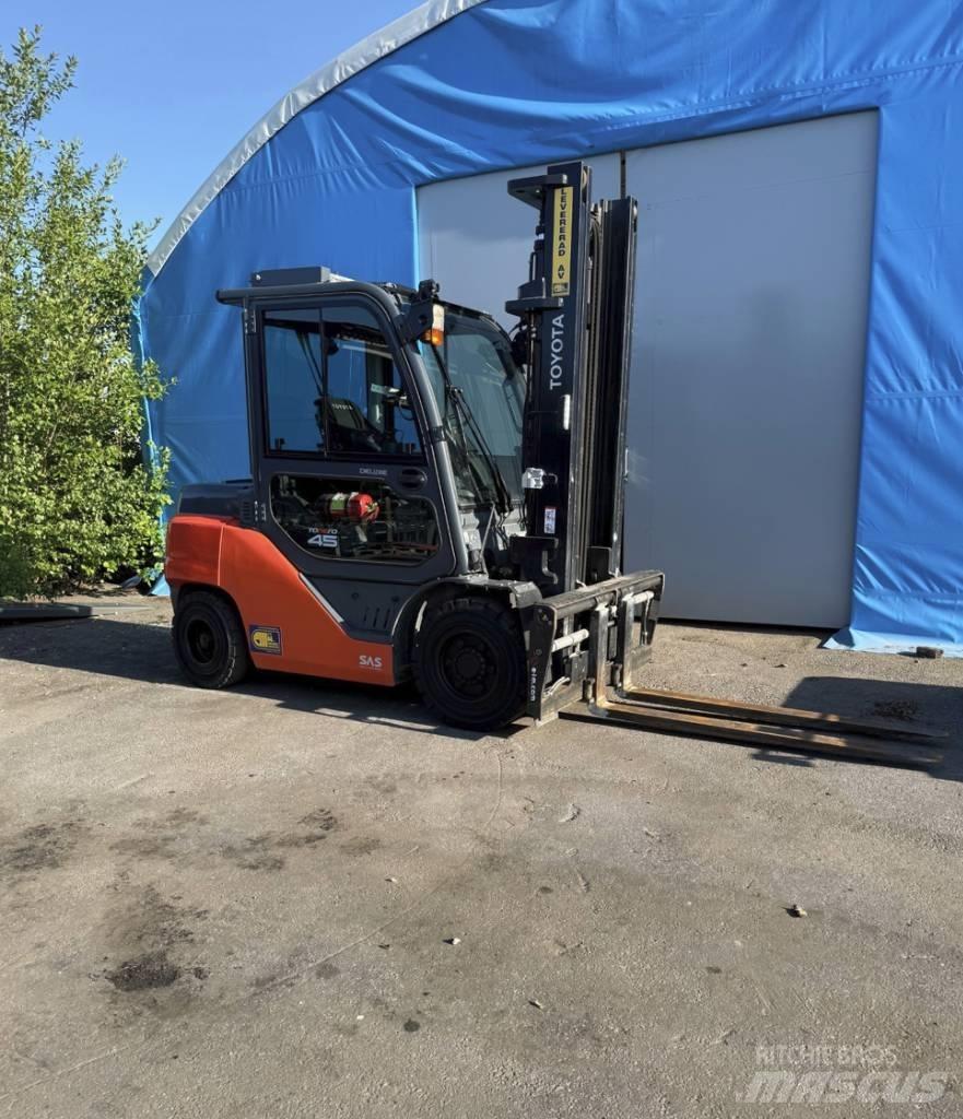 Toyota truck 8 FD40N Dieselmotviktstruckar