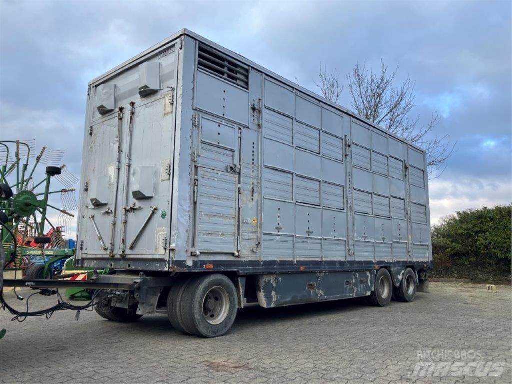 Pezzaioli 3-Stock Djurtransport trailer