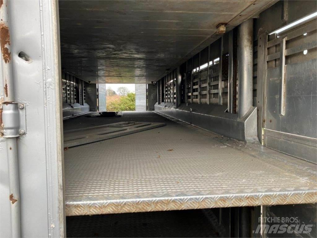 Pezzaioli 3-Stock Djurtransport trailer