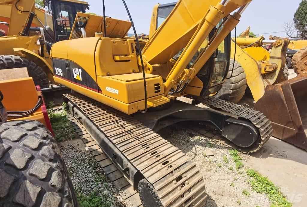 CAT 320 C L Bandgrävare