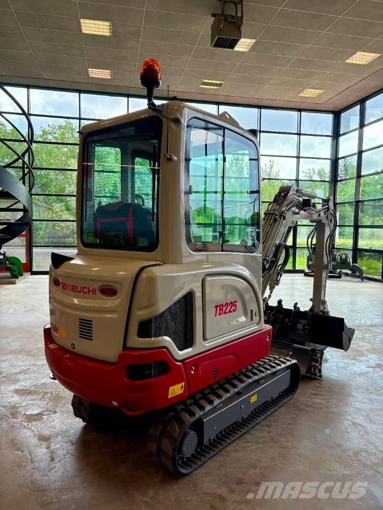 Takeuchi TB 225 Minigrävare < 7t