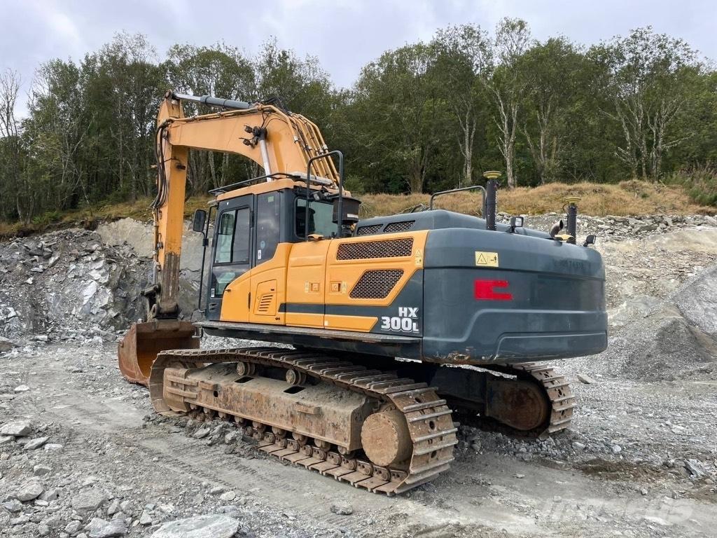 Hyundai HX 300 L Bandgrävare