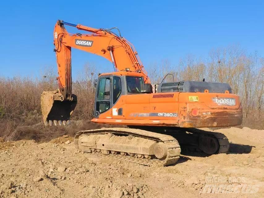 Doosan DX 380 LC Bandgrävare