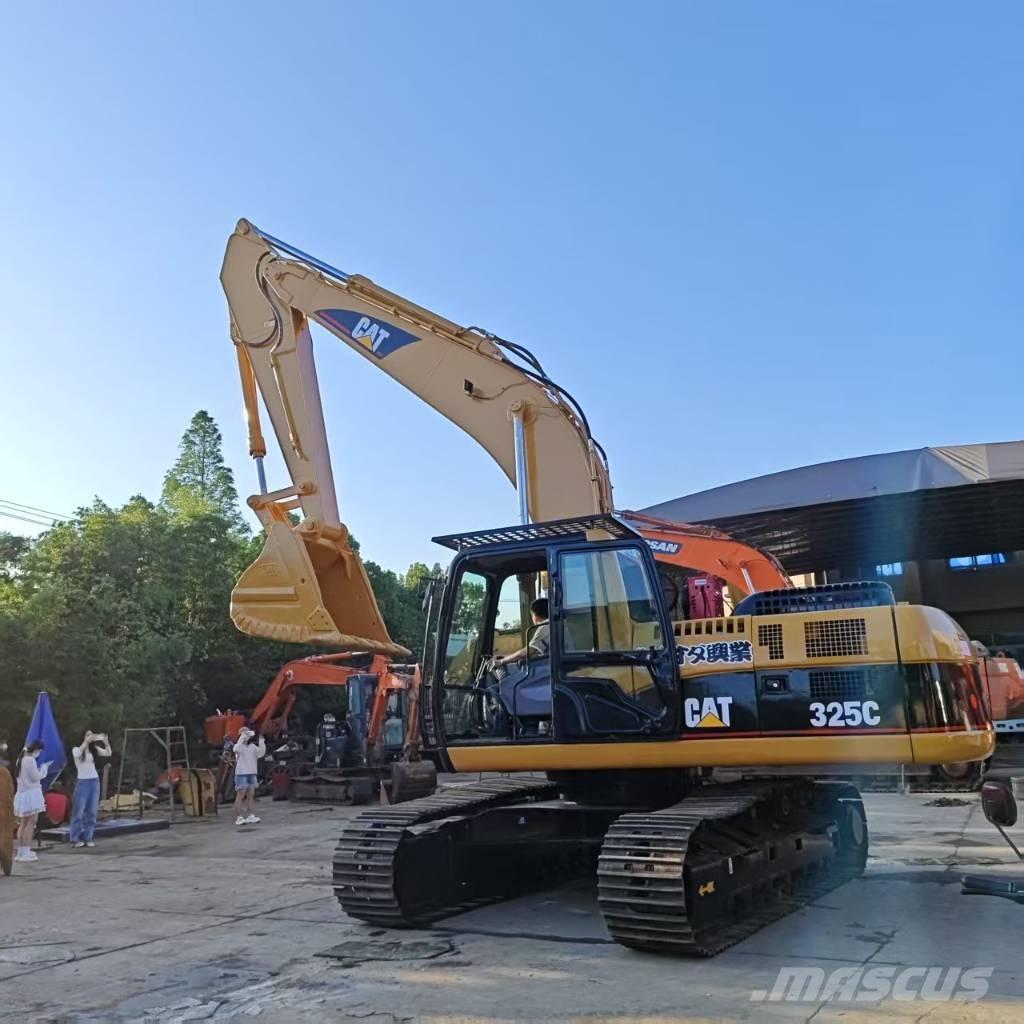 CAT 325 C Bandgrävare