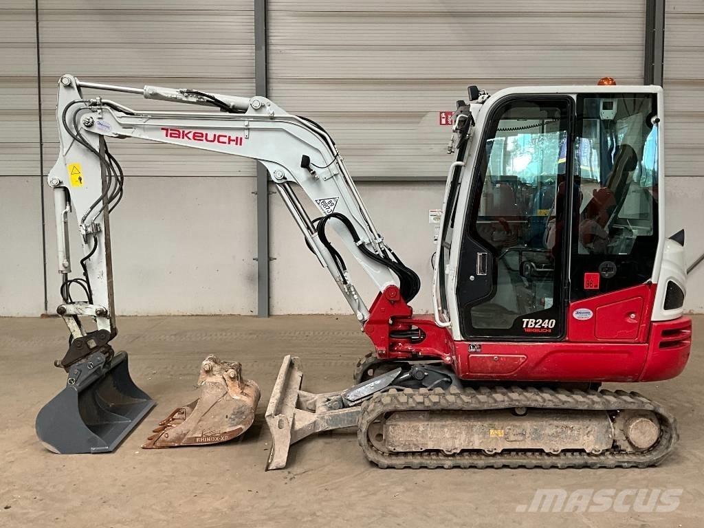 Takeuchi TB 240 Minigrävare < 7t