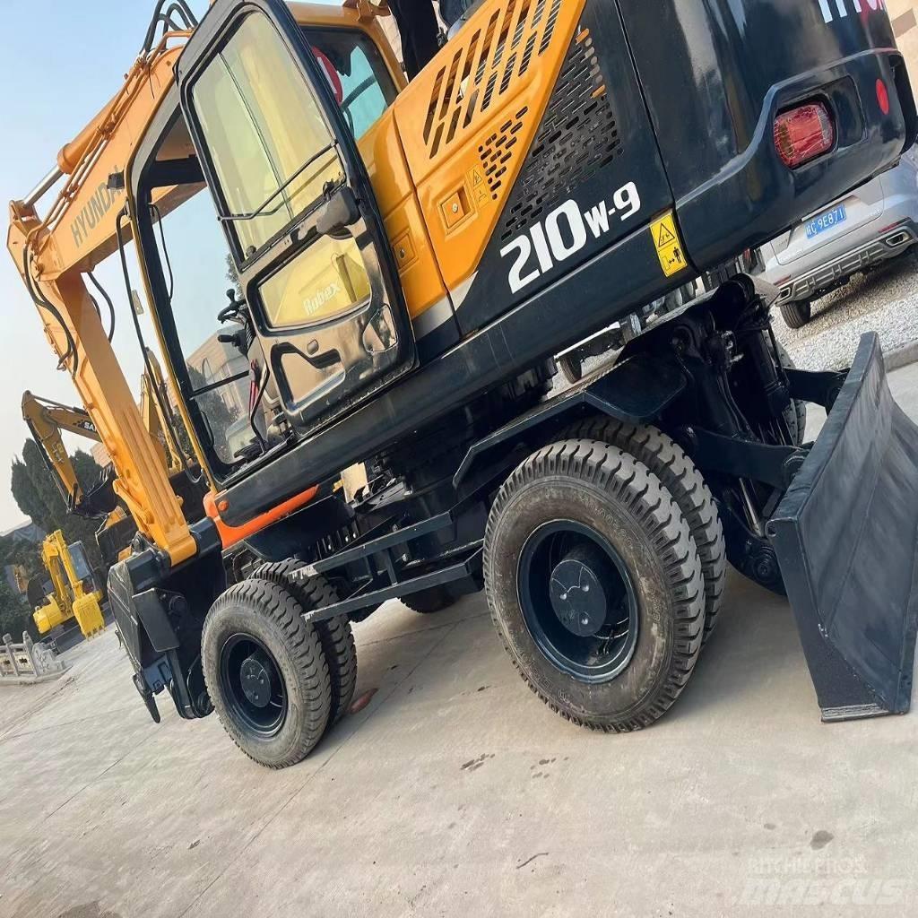 Hyundai R210W-9 Hjulgrävare
