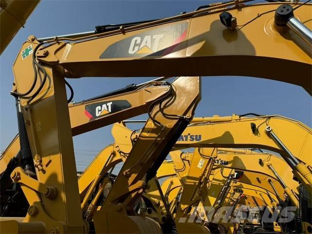 CAT 325 D L Bandgrävare