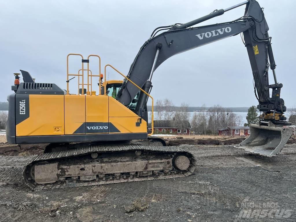 Volvo EC 250 EL Bandgrävare