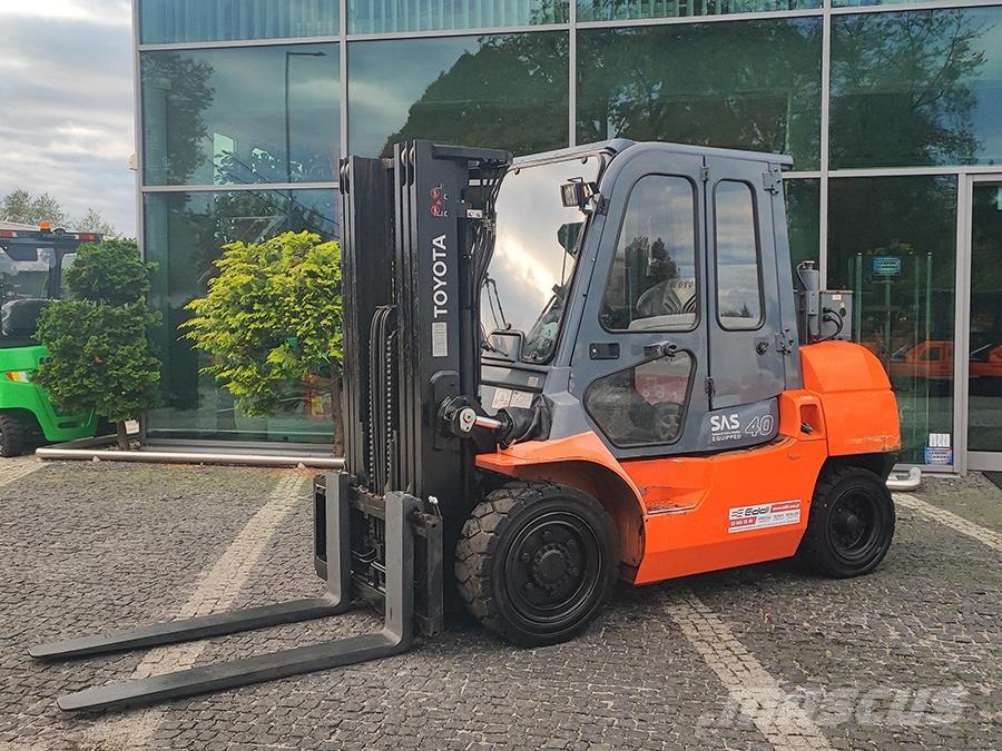 Toyota 02-7FD35 Dieselmotviktstruckar