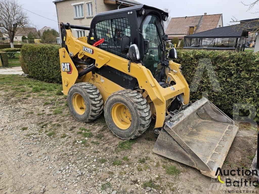 CAT 242 D 3 Kompaktlastare