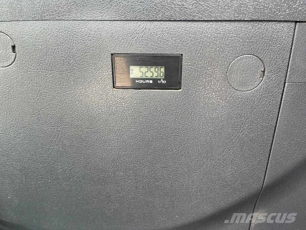 Hyundai HX140LC Bandgrävare