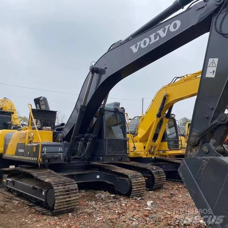 Volvo EC 240 Bandgrävare