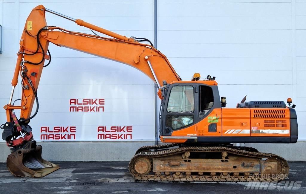 Doosan DX 255 LC-3 Bandgrävare