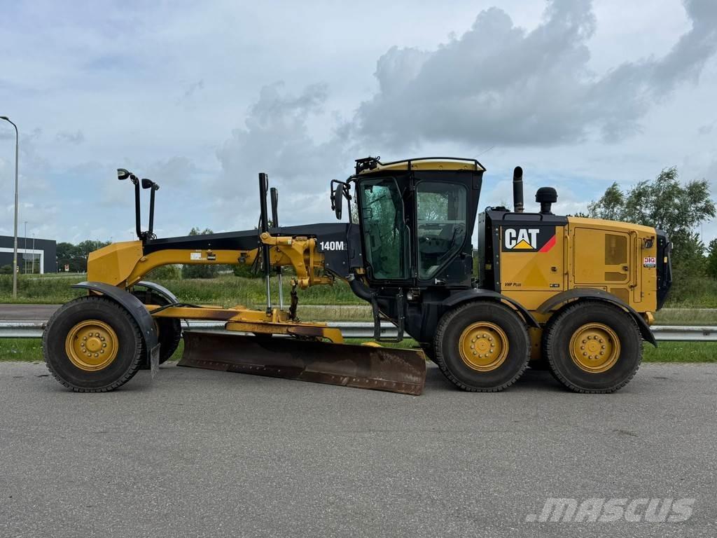 CAT 140M2 Väghyvlar