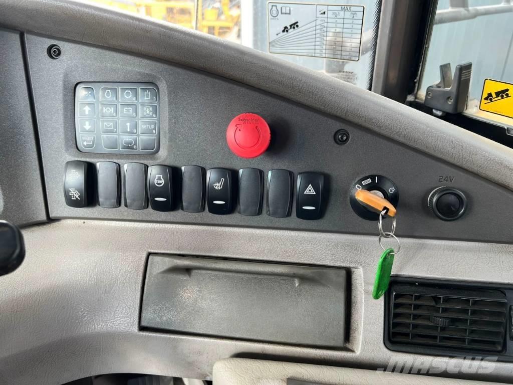 Volvo A35G Midjestyrd dumper